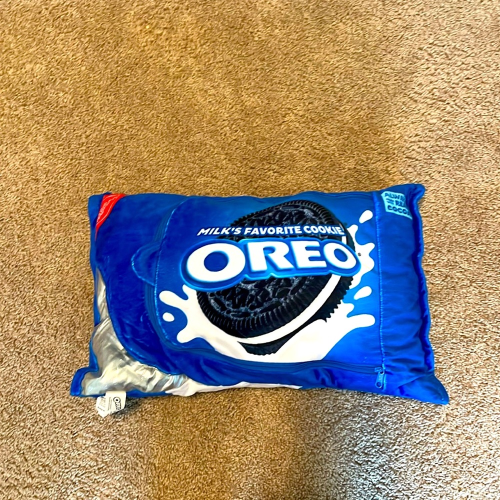 FUN OREO PILLOW